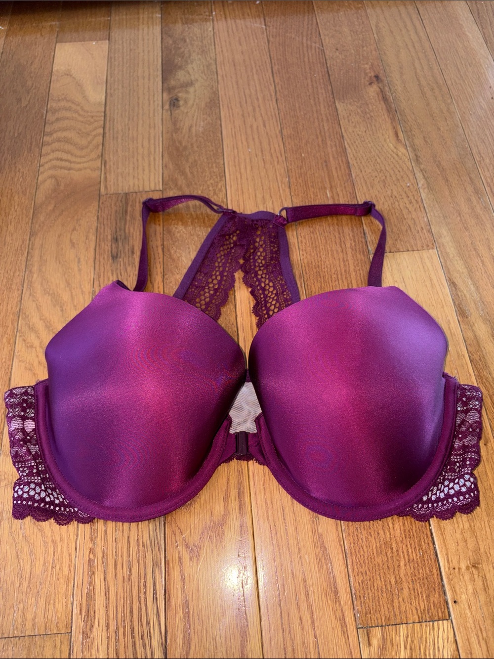 Victoria's Secret Lined Perfect Coverage Lace Front-Close Bra Size 36C